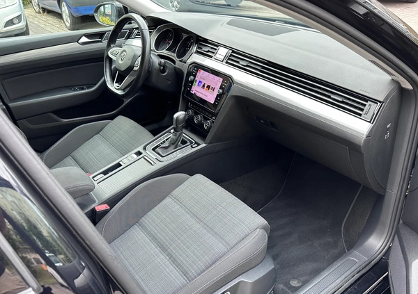 Volkswagen Passat cena 85800 przebieg: 146170, rok produkcji 2020 z Stargard małe 172